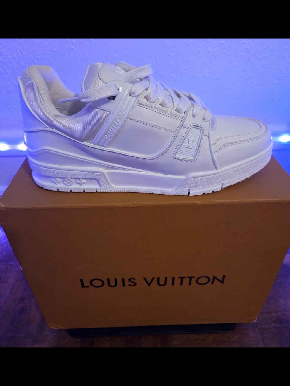 Louis Vuitton Trainers – White/Cream – With Box & Dust Bags – Lightly Worn